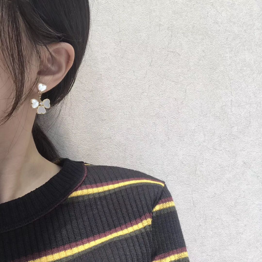 [Dawnora Jewelry]CLOVER SWEET WHITE MOP EARRINGS
