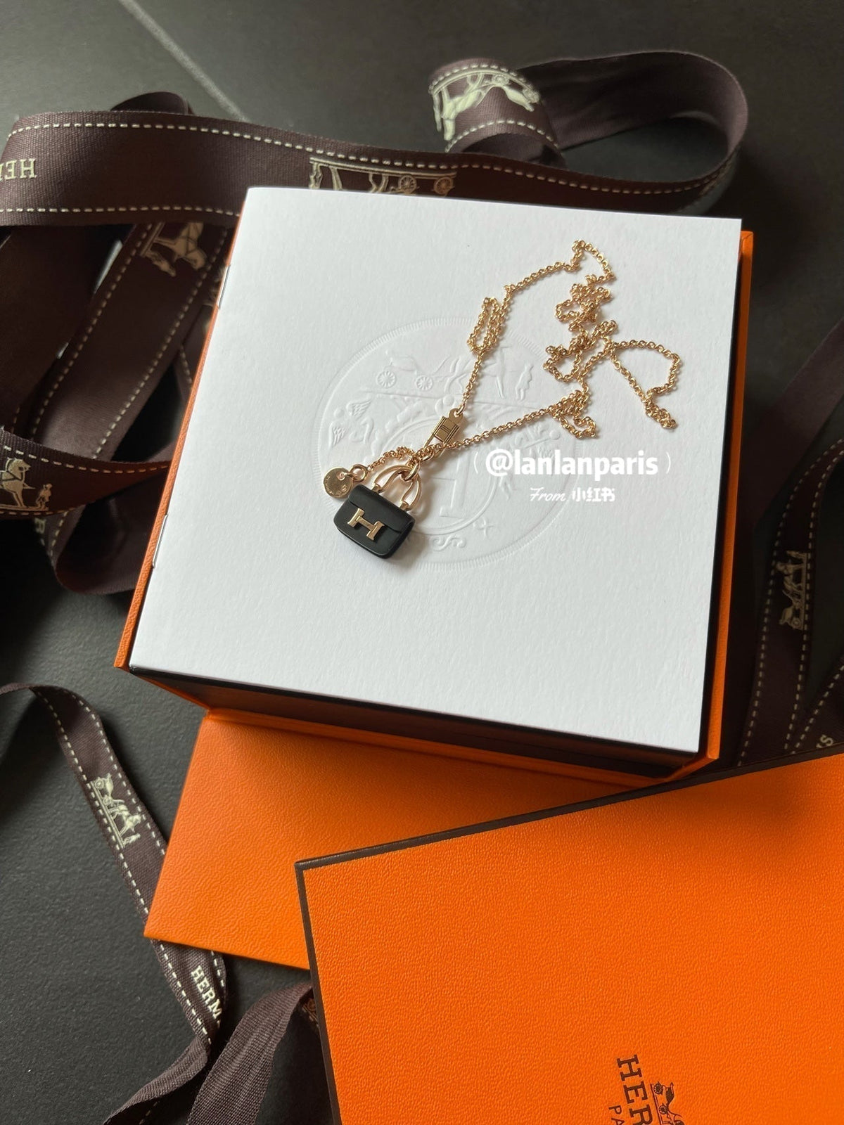[Dawnora Jewelry]CONSTANCE BLACK PEDANT PINK GOLD NECKLACE