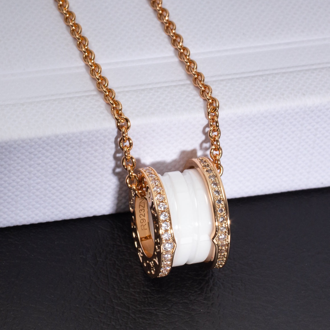 [Dawnora Jewelry]ZERO 1 WHITE CERAMIC PINK GOLD DIAMOND NECKLACE