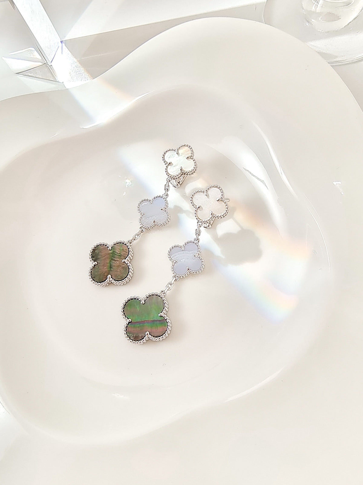 [Dawnora Jewelry]CLOVER 3 MOTIFS CHALCEDONY DARK MOP SILVER EARRINGS